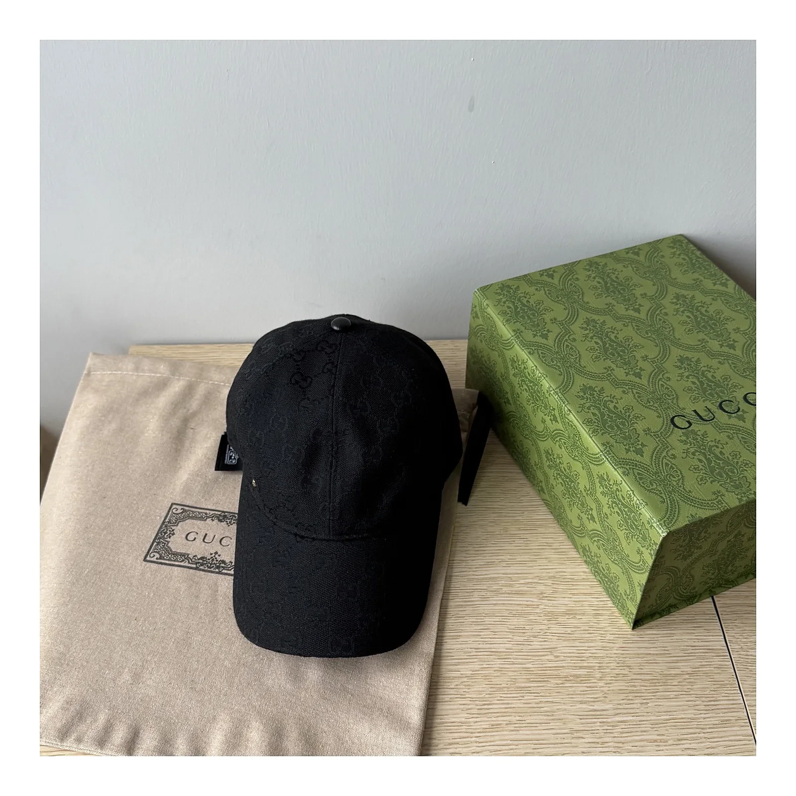 Gucci GG Canvas Baseball Cap — Negro — vista 02