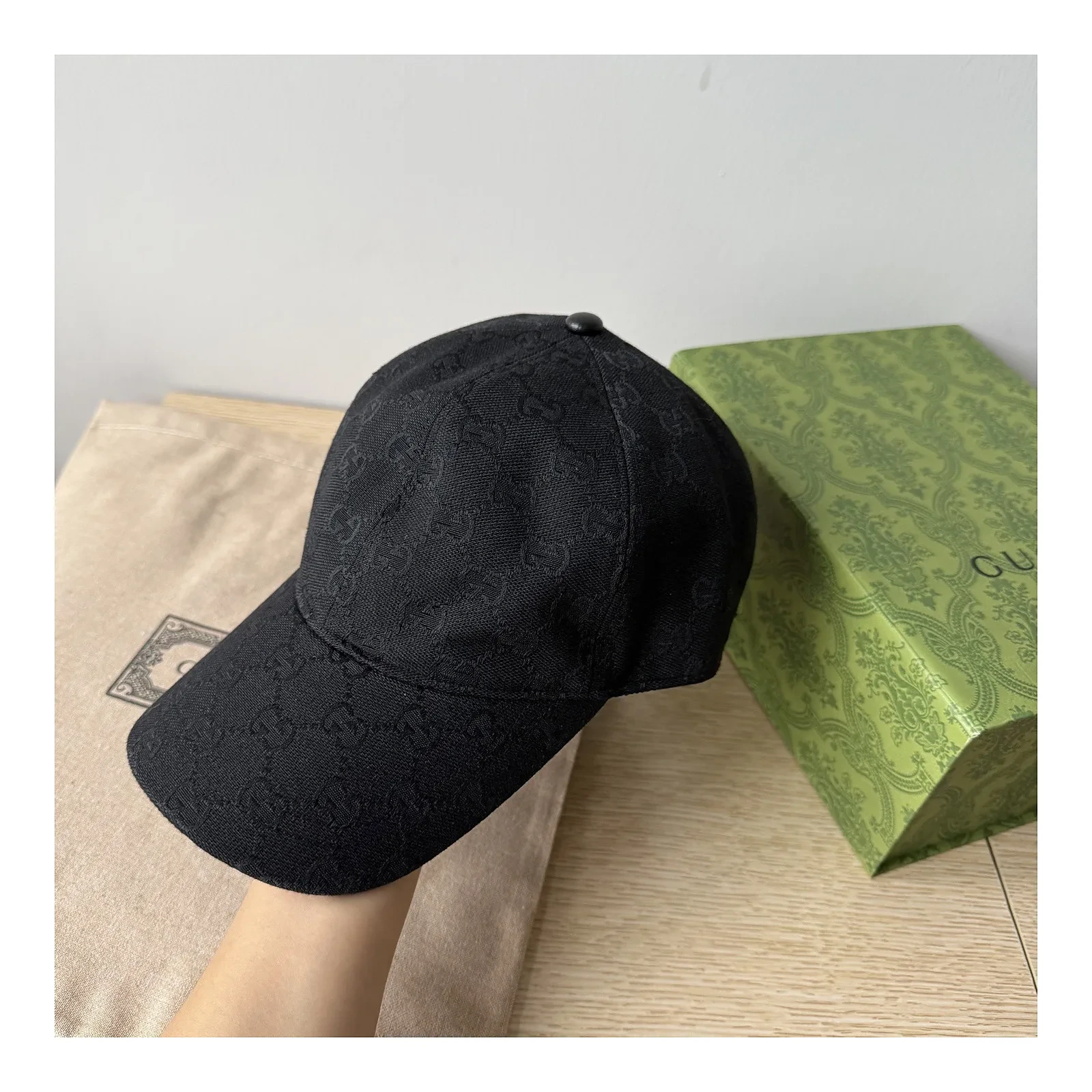 Gucci GG Canvas Baseball Cap — Negro — vista 03