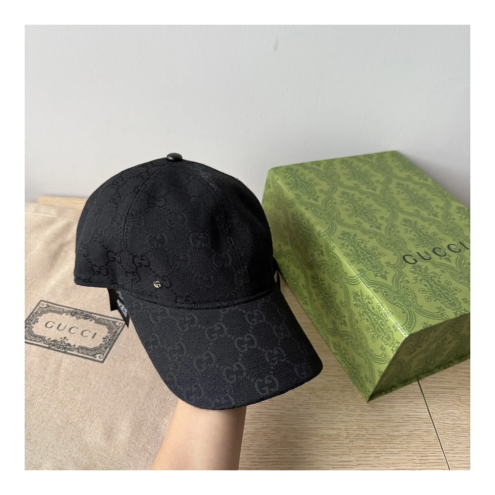 Gucci GG Canvas Baseball Cap — Negro — vista 05